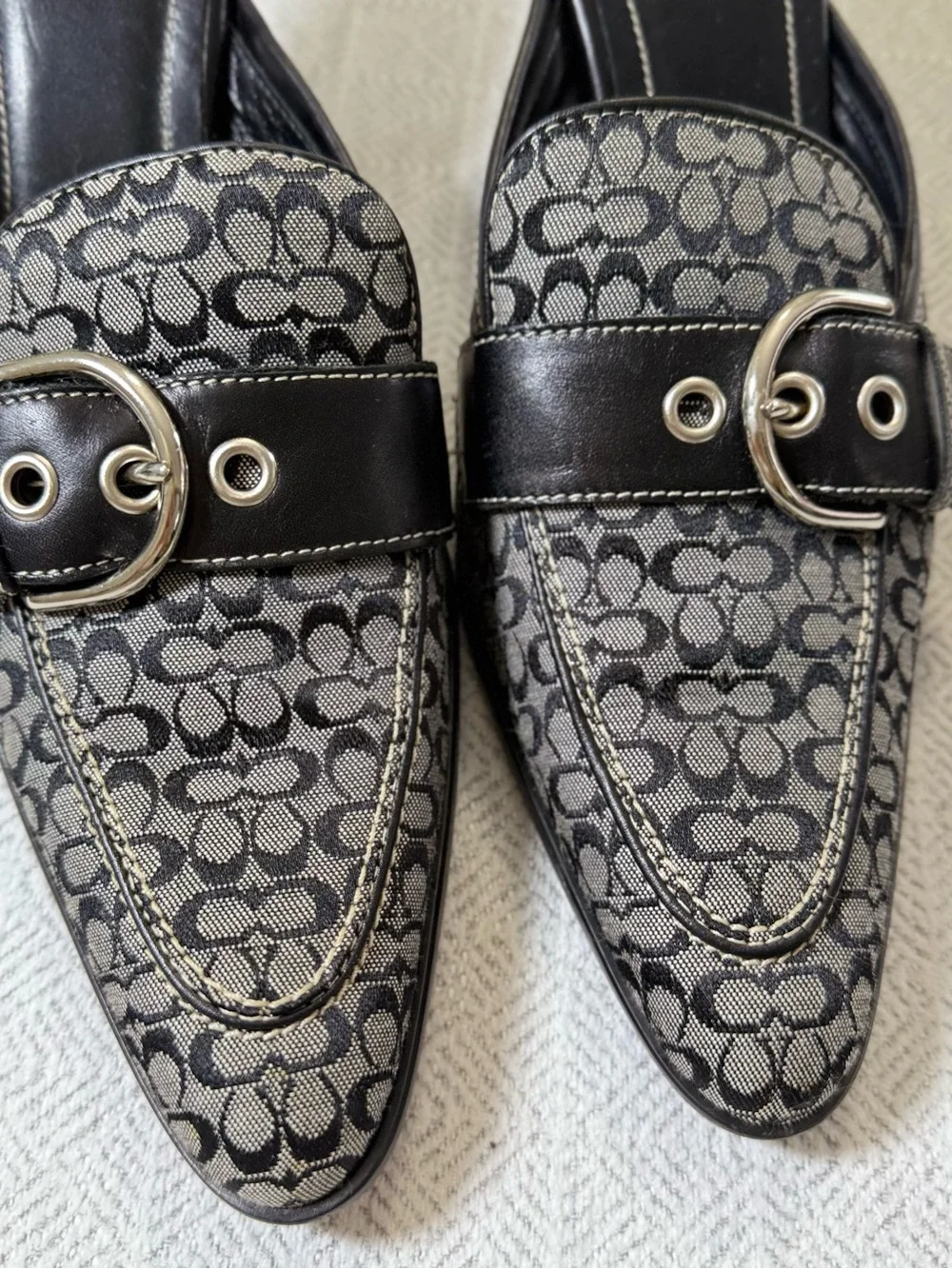 Vintage Coach Logo Canvas Mules Kitten Heels Pointy Toe Buckled with box 8 1/2